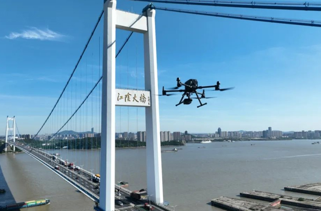 L2 點云建模、H30 高清拍攝｜無人機巡檢江陰大橋